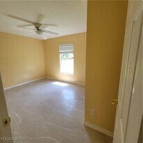 5235 30th St SW in Lehigh Acres, FL - Building Photo
