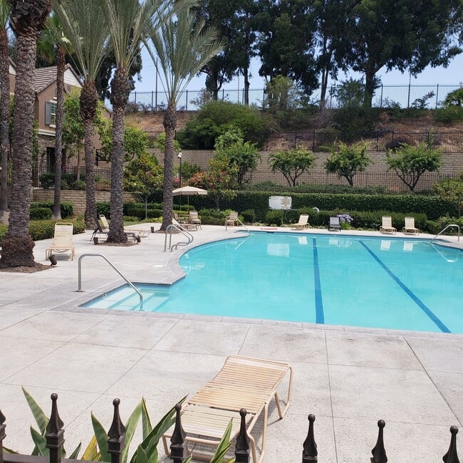 3612 W Luther Ln in Inglewood, CA - Building Photo - Building Photo