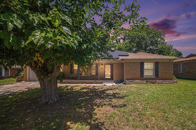 property at 2305 Nottingham Blvd