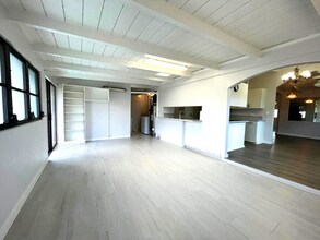 7281 Nohili St in Honolulu, HI - Building Photo - Building Photo