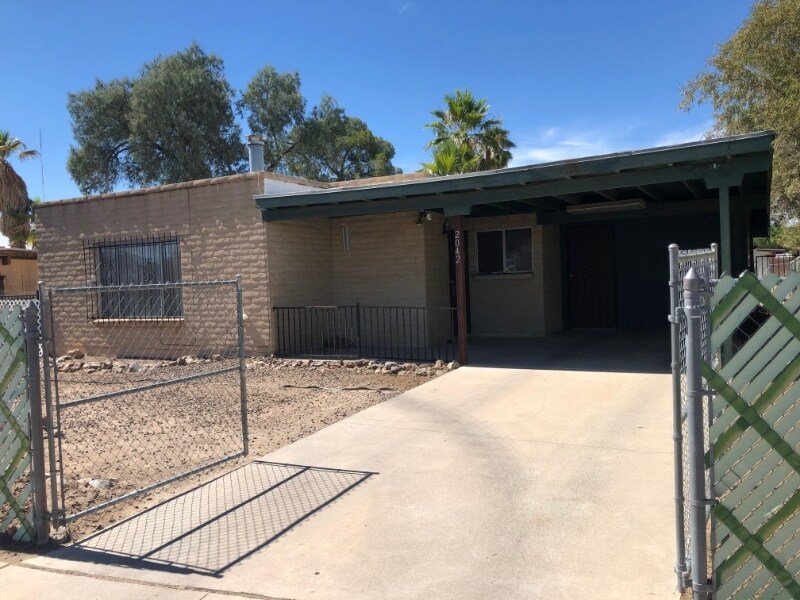 2042 W Hadley St in Tucson, AZ - Building Photo