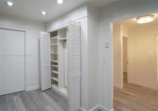 3823 Estepona Ave in Doral, FL - Building Photo - Building Photo