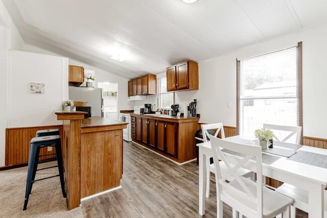 409 Taylor St in West Columbia, SC - Building Photo - Building Photo
