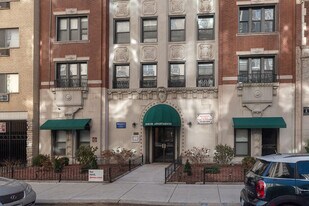 430 W Roscoe St, Unit 401 in Chicago, IL - Building Photo