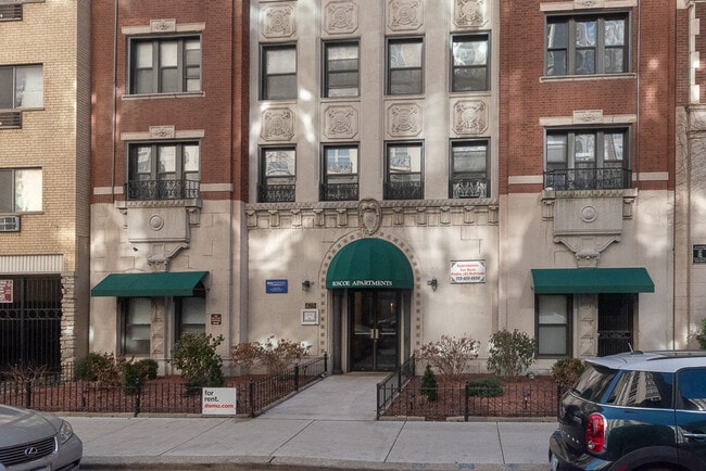 property at 430 W Roscoe St