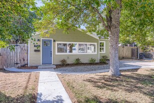 1700 W Stoll Pl in Denver, CO - Building Photo