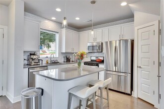 1912 Cleese Dr in Austin, TX - Building Photo - Building Photo