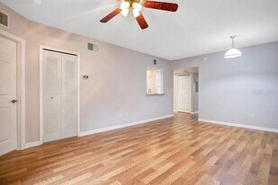 343 E 1st St in Jacksonville, FL - Building Photo