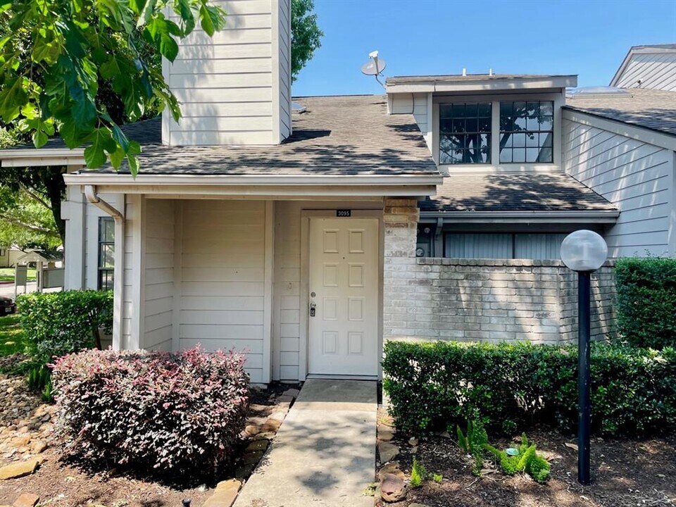 3095 Windchase Blvd Photo