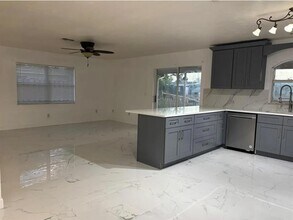 6820 26th St W in Bradenton, FL - Building Photo - Building Photo