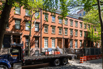 77 Jane St in New York, NY - Building Photo - Building Photo