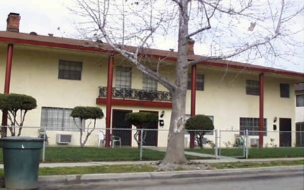 951 N Sacramento Ave in Ontario, CA - Building Photo - Building Photo