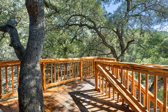 105 Hi View Dr in Lakehills, TX - Building Photo - Building Photo