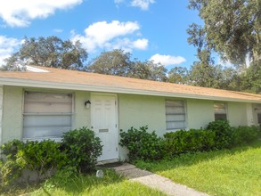 Oak Gardens in Tampa, FL - Building Photo - Building Photo