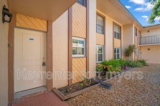 16881 Davis Rd in Ft. Myers, FL - Building Photo - Building Photo