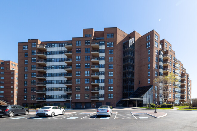 Seal Harbor Condominiums in Winthrop, MA - Building Photo - Building Photo