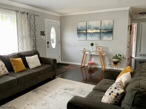 26 Winthrop Rd in Franklin Township, NJ - Building Photo - Building Photo