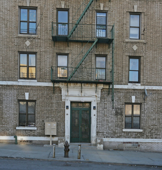 553 Howard Ave in Brooklyn, NY - Foto de edificio - Building Photo