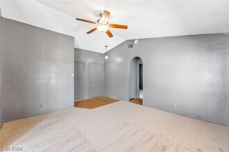5591 Ballinger Dr in Las Vegas, NV - Building Photo - Building Photo