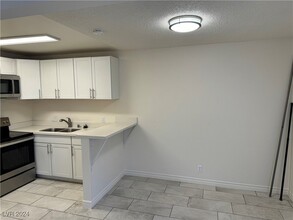 212 Orland St, Unit 28 in Las Vegas, NV - Building Photo - Building Photo