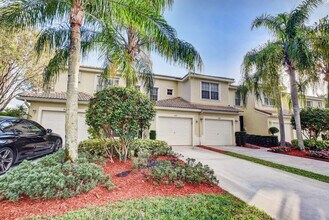 8171 Bellagio Ln in Boynton Beach, FL - Foto de edificio - Building Photo
