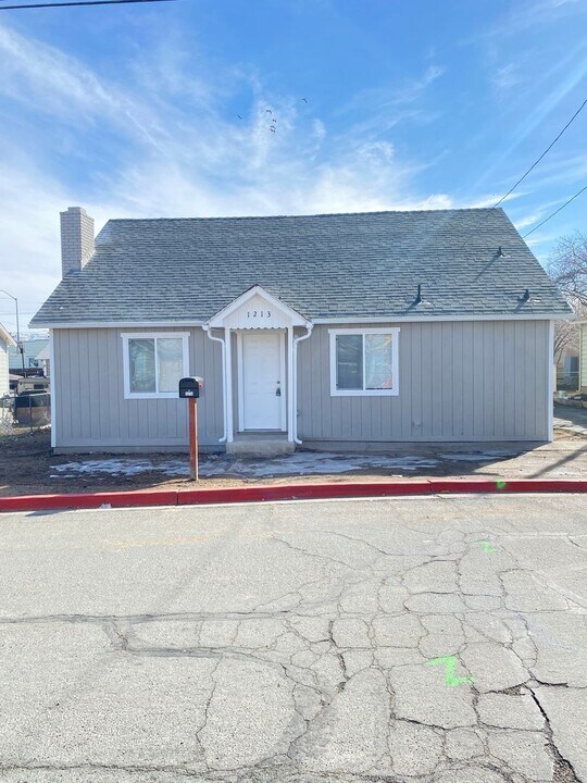 1213 H St in Sparks, NV - Foto de edificio