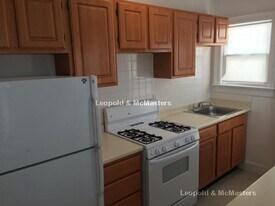 456 Salem St, Unit 7 in Medford, MA - Foto de edificio - Building Photo