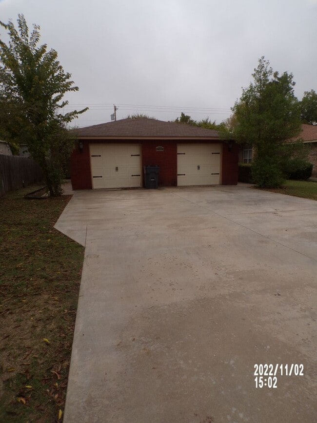 property at 512 NW Ferris Ave