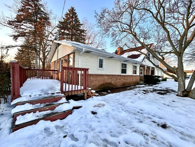 property at 3689-3695 Ivanrest Ave SW