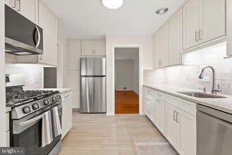 1714 Fairview Ave in McLean, VA - Building Photo - Building Photo