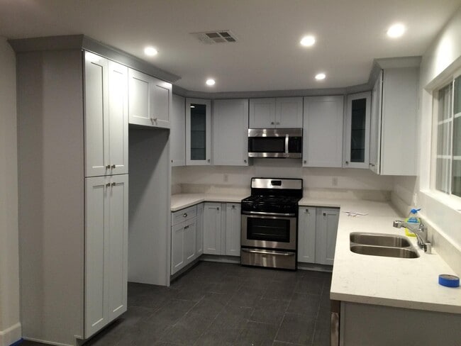 6171 Elba Pl in Los Angeles, CA - Foto de edificio - Building Photo