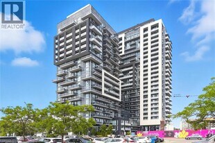 2087 Fairview St in Burlington, ON - Building Photo