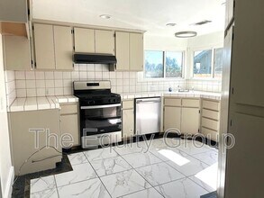 303 Riverside Dr in Woodlake, CA - Building Photo - Building Photo