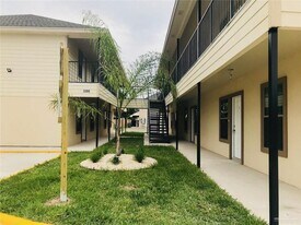 13 Magdalena St in Mission, TX - Building Photo