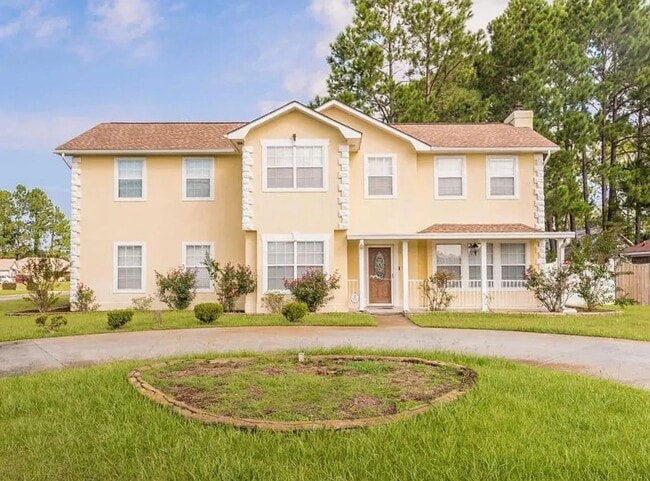 1909 Stonehenge Dr in Hinesville, GA - Building Photo - Building Photo