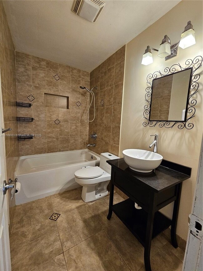 6850 Raleigh St in Hollywood, FL - Building Photo - Building Photo
