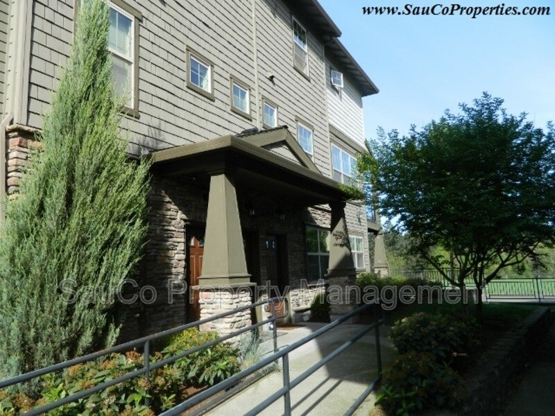 616 NE Adwick Dr in Beaverton, OR - Building Photo
