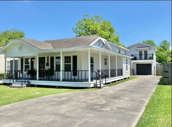 6716 Jefferson Blvd in Groves, TX - Foto de edificio