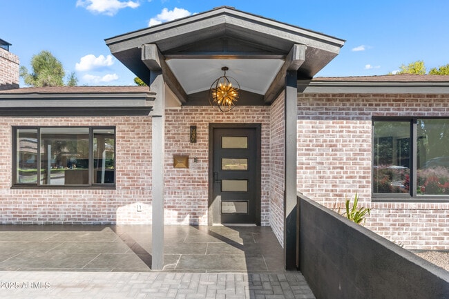 property at 2502 E Whitton Ave