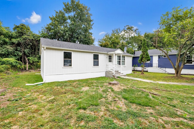 30 Crescent Park Rd in Westport, CT - Building Photo - Building Photo