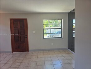 2331 SW 31st Ave in Miami, FL - Building Photo - Building Photo