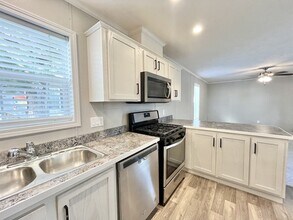 3701 2nd St in Coralville, IA - Foto de edificio - Building Photo