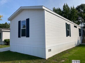 2042 Marmoor Dr in Shelby Township, MI - Building Photo - Building Photo