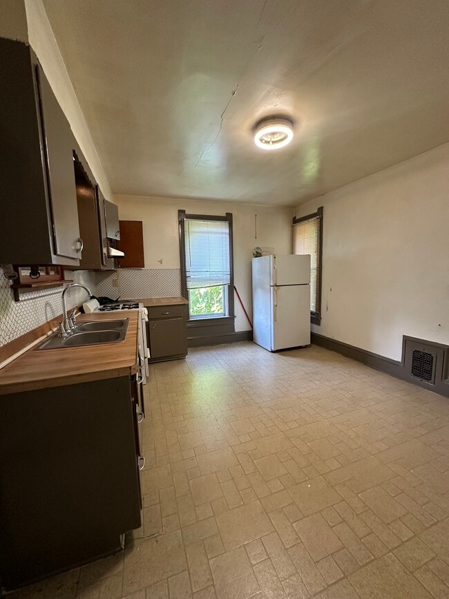 property at 750 8th St