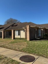 16003 Hidden Acres Dr in Houston, TX - Building Photo - Building Photo