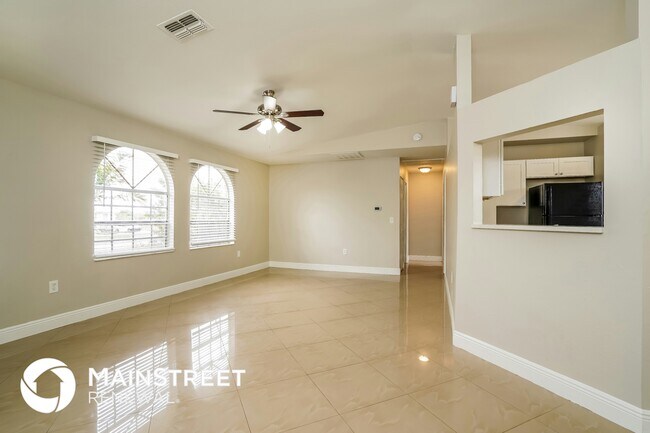 4005 12th St SW in Lehigh Acres, FL - Foto de edificio - Building Photo