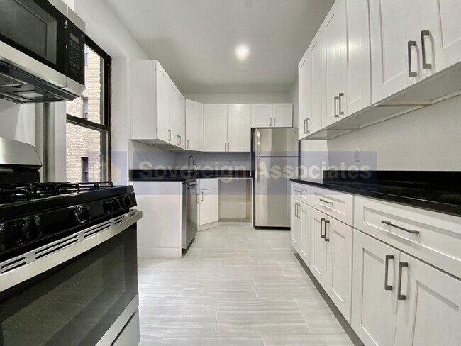 590 Fort Washington Ave in New York, NY - Building Photo - Building Photo