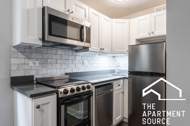640 W Wrightwood Ave in Chicago, IL - Building Photo - Building Photo