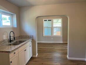 1016 N Willis St in Visalia, CA - Building Photo - Building Photo
