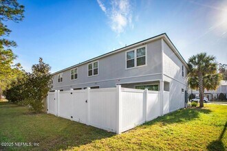 575 Oakleaf Plantation Pkwy in Orange Park, FL - Building Photo - Building Photo
